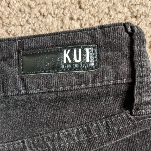 LAST CHANCE / DONATING SOON Kut from the Kloth Black Corduroy Skinny Jeans 🖤 - Picture 3 of 5